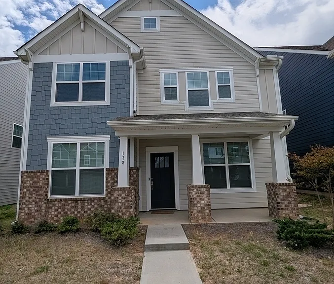 138 Magnolia St — Photo 1