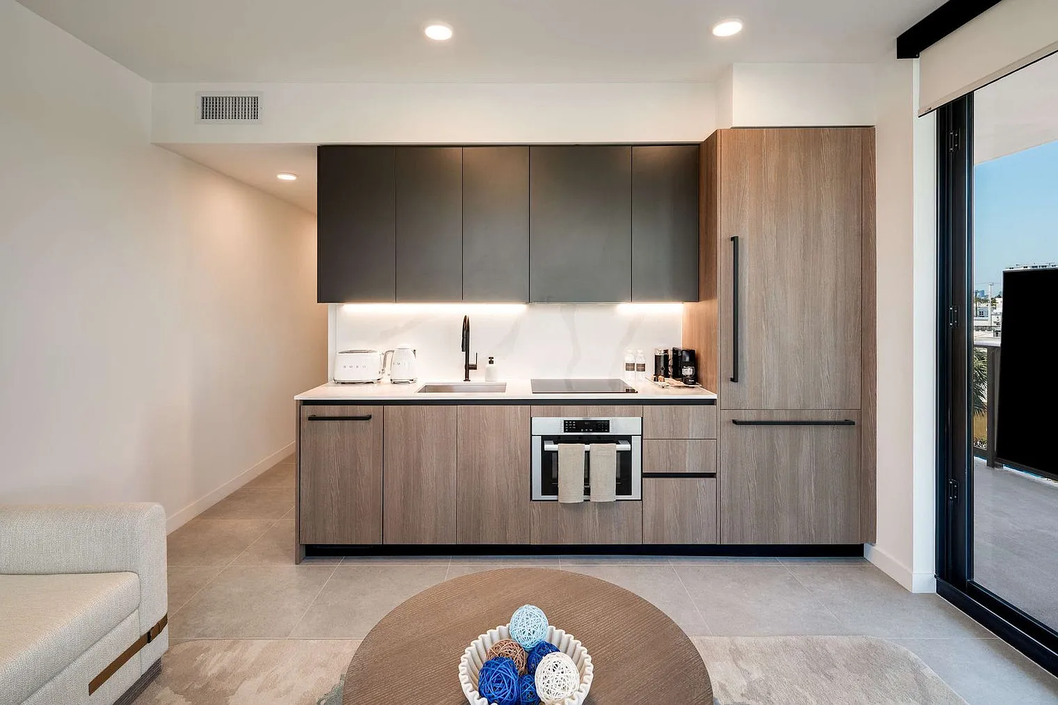 1 bed, 1.0 bath, $4,052 — Photo 4