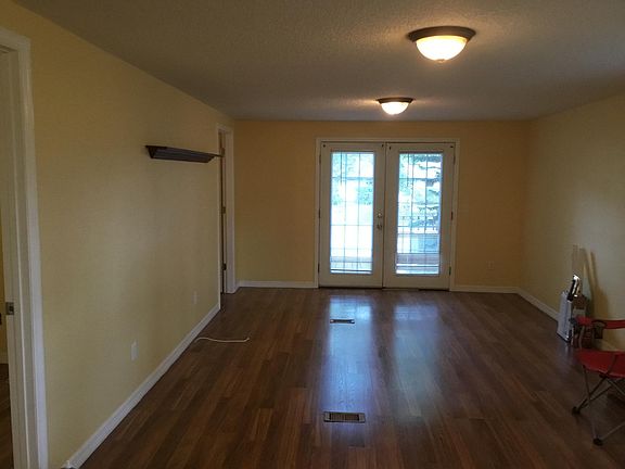 4th image of 1473 Los Robles Ave