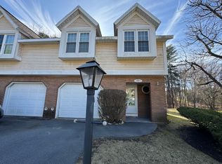 4001 Chaucer Pl, Slingerlands, NY 12159