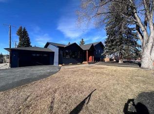 1 E Spruce Bank Cres SW, Calgary, AB T3C 3B5