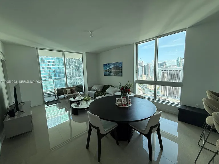 300 S Biscayne Blvd #T-3301 — Photo 2
