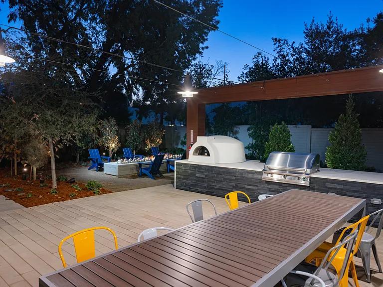 Ladera Apartments — Photo 14
