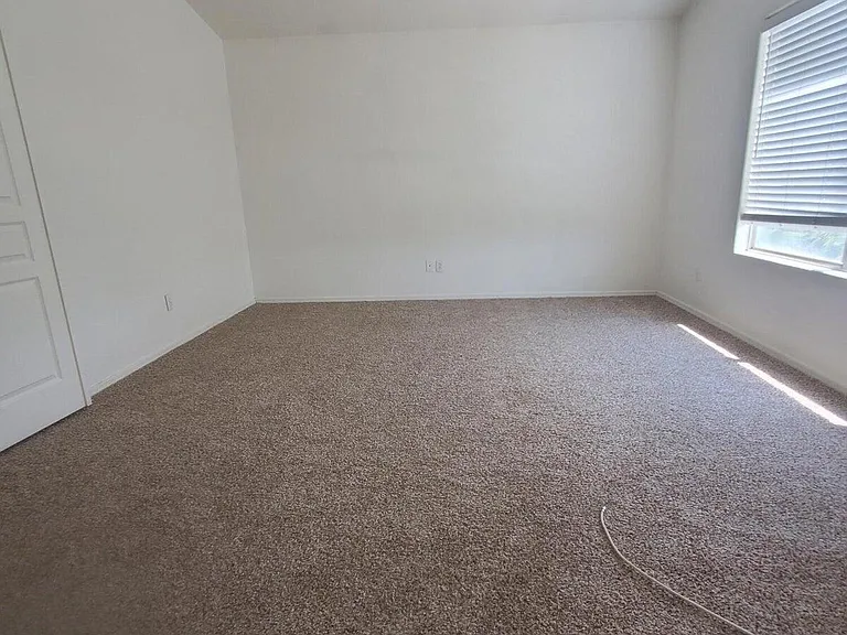 1853 E Shannon St — Photo 20