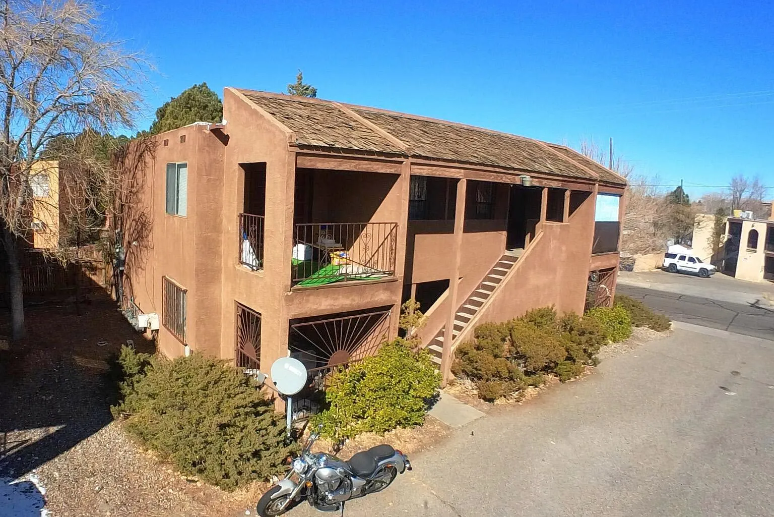Quality 2 Bed / 1 Bath Apts - Close to I-25, UNM, and KAFB — Photo 1