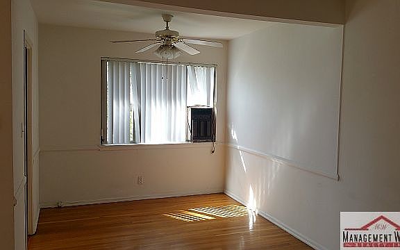 3rd image of 2136 N Beachwood Dr APT 6