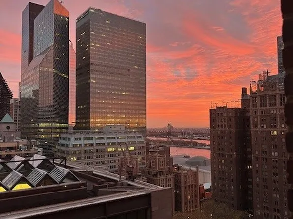 320 East 42nd Street image 5 of 5