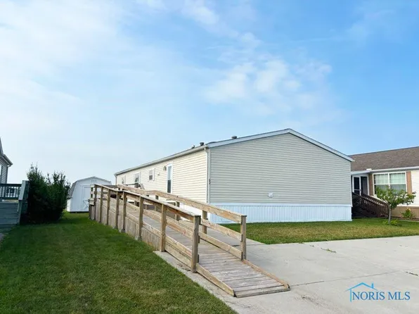 27484 Oregon Rd #62, Perrysburg, OH 43551