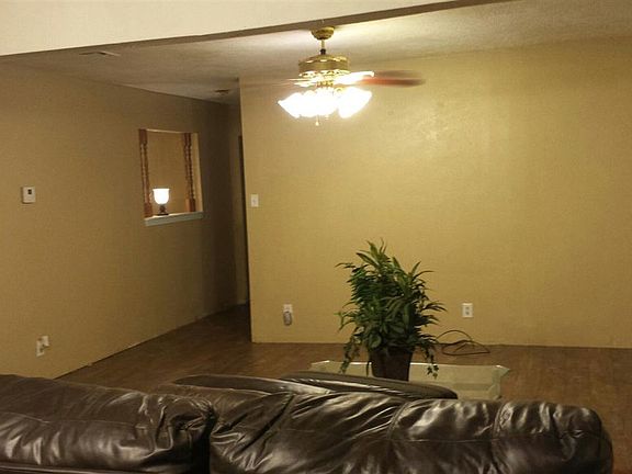 3rd image of 130 Hillcrest St