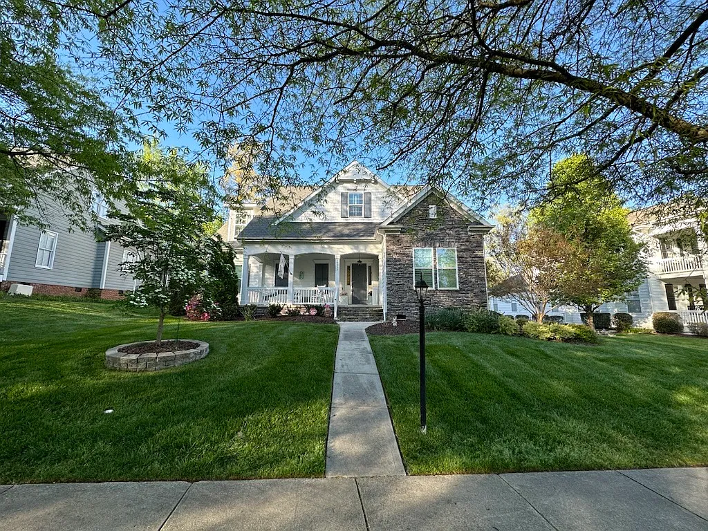 5 bed, 3118 sqft, $4,200 — Photo 1
