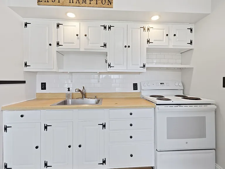 57 Lake Dr — Photo 18