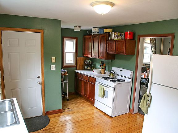 Kitchen with plenty of space