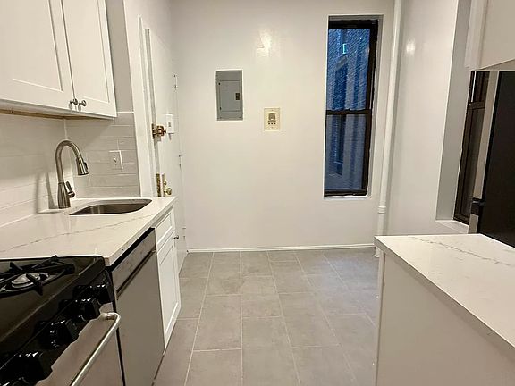 2nd image of 236 E 89th St APT 1B