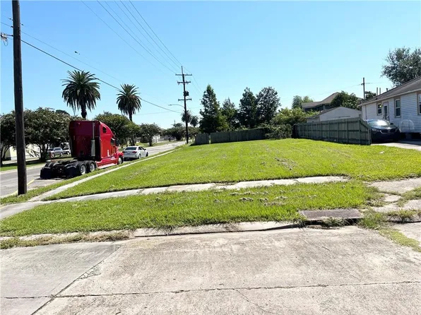 5173 Cameron Blvd, New Orleans, LA 70122