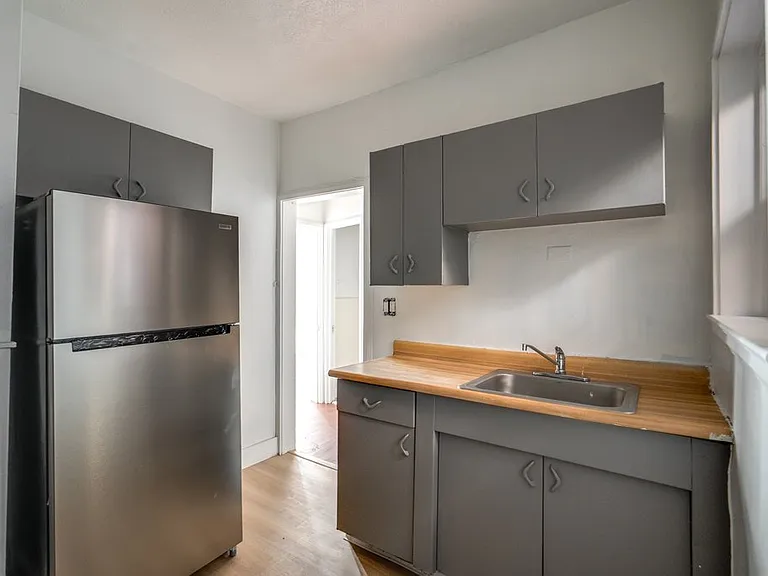 2827 S Moreland Blvd #3 — Photo 5