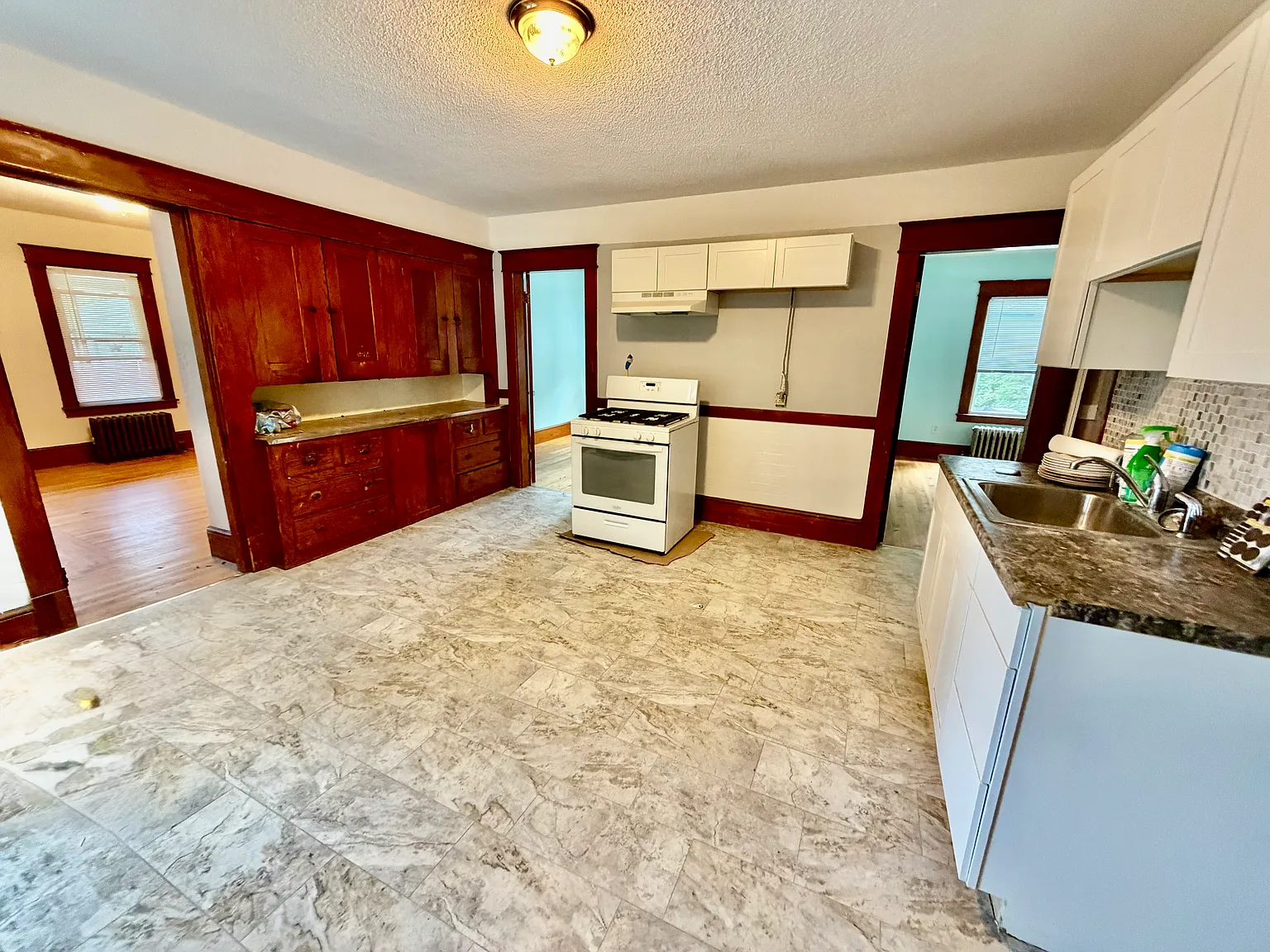 2 bed, 1064 sqft, $1,600 — Photo 3