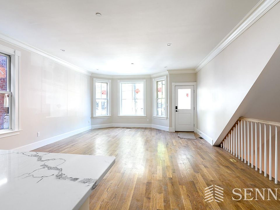 1st image of 491 Green St #1