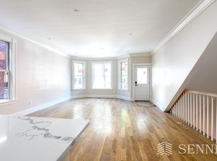 491 Green St #1, Cambridge, MA 02139