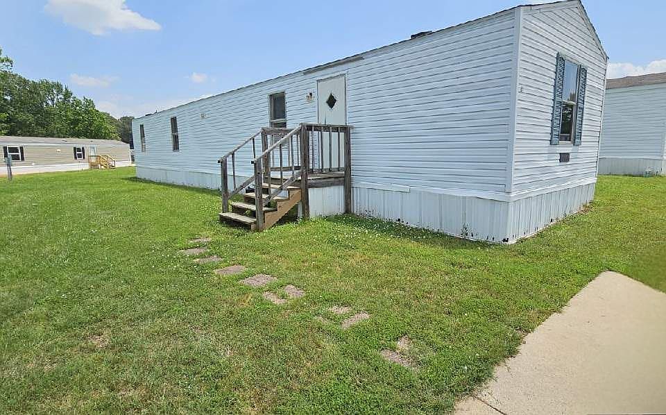 1st image of 29 Oakwood Dr