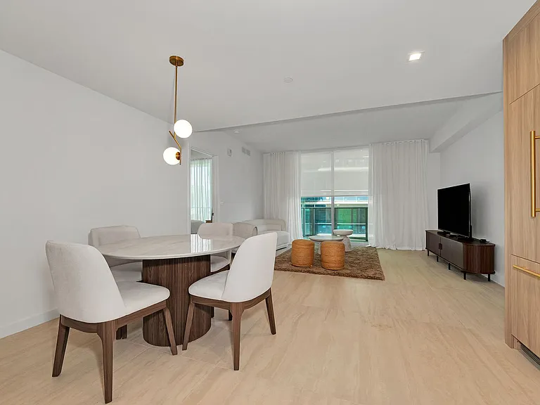 77 SE 5th St #1906 — Photo 5
