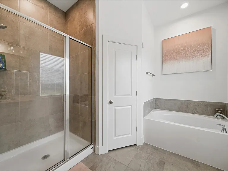 4512 Bartagrass Dr — Photo 20