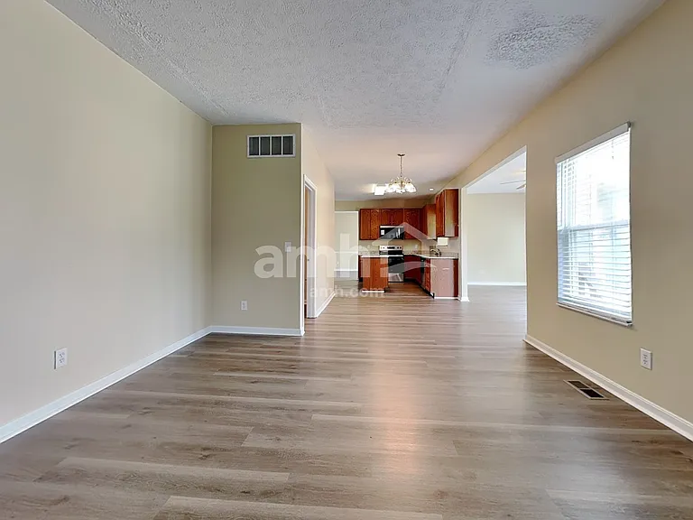 4558 Randall Dr — Photo 10