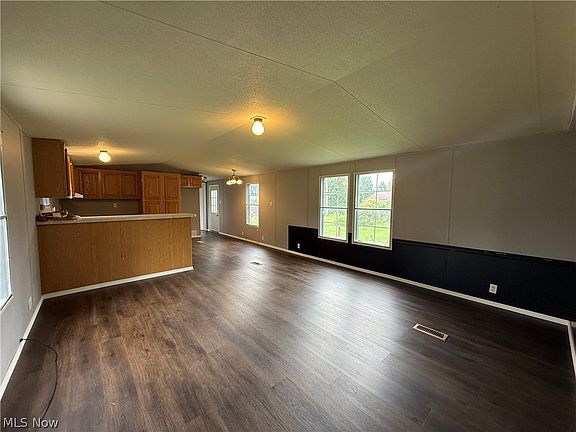 2nd image of 21636 Meadow Dr