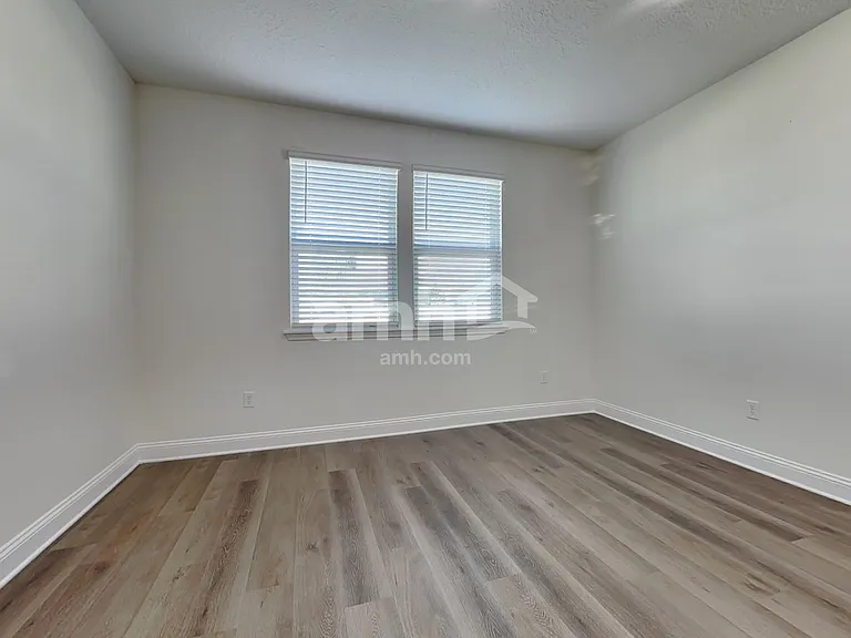 11440 Bay Hill Cir — Photo 8