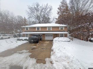 11709 E Winner Rd, Independence, MO 64052