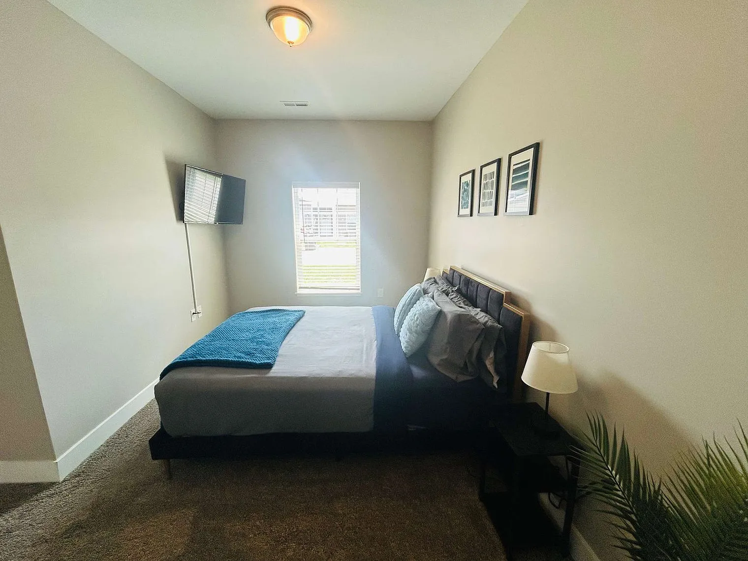 3 bed, 3.0 bath, 1668 sqft, $2,314 — Photo 4