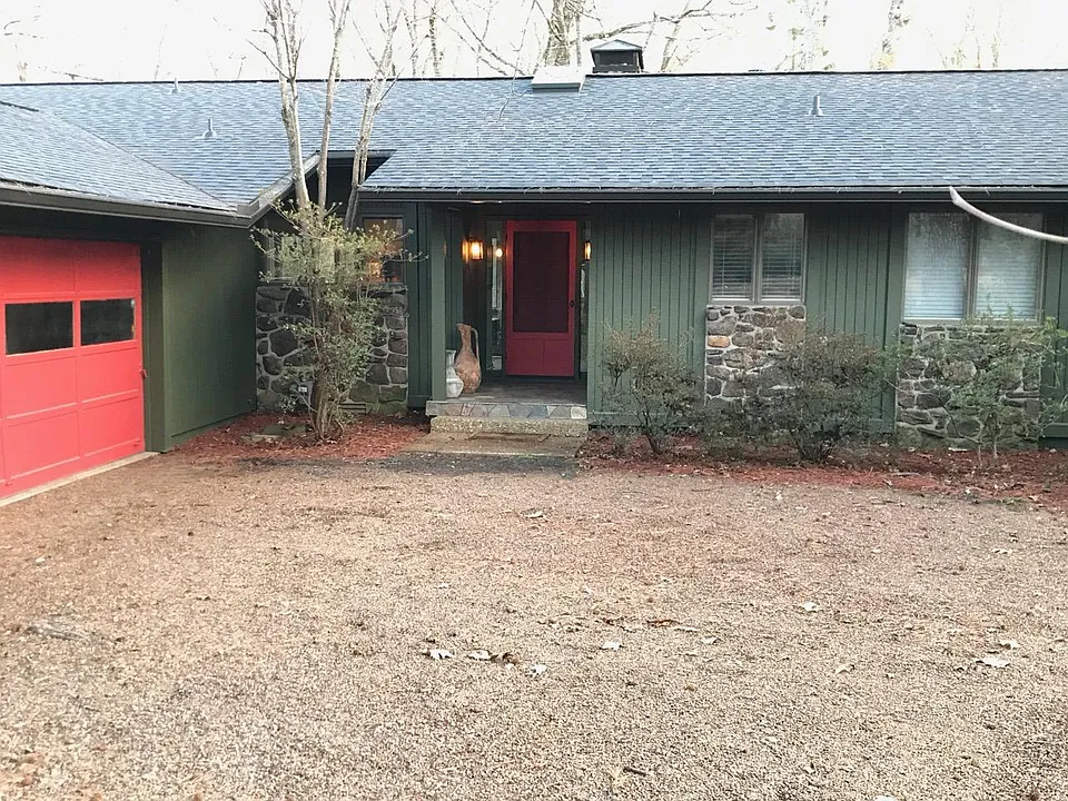 230 Cedar Pl