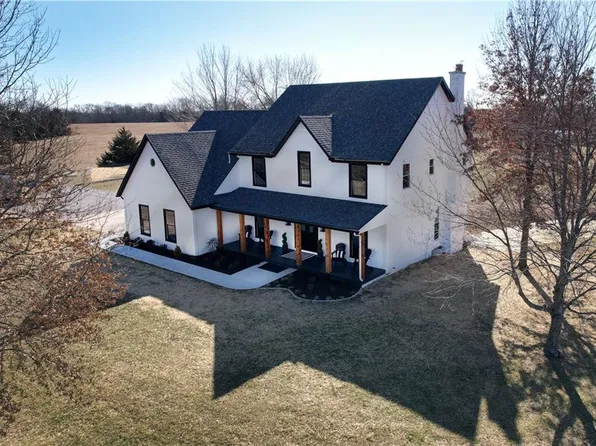 26633 W 77th St, Shawnee, KS 66227