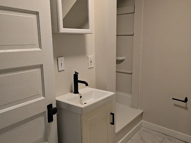 310 N C St — Photo 15
