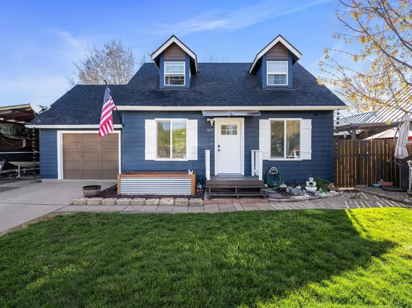 1037 Vista Dr, Grants Pass, OR 97527