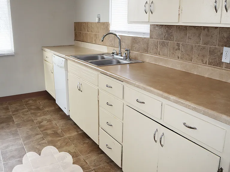 2404 S Stanley St — Photo 8