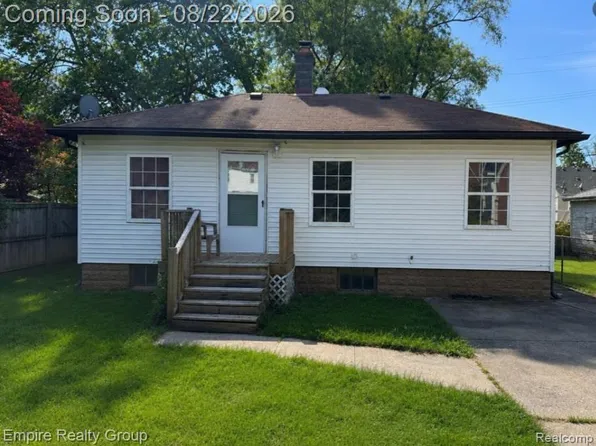 7509 Mettetal St, Detroit, MI 48228