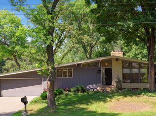 16694 Meadowbrook Ln, Wayzata, MN 55391