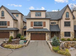 4 Woods Way, Guilford, CT 06437