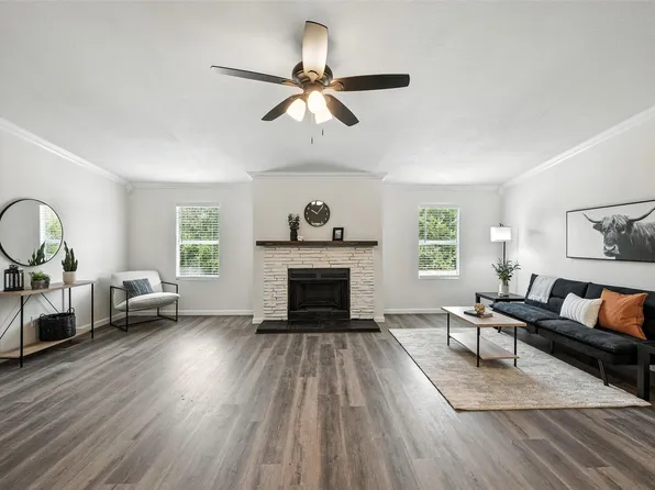 180 Wonder Dr, Springtown, TX 76082