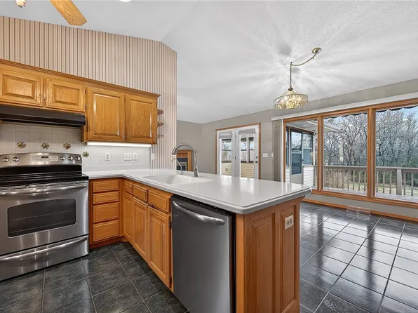 10 Dunipace Dr, Bella Vista, AR 72715