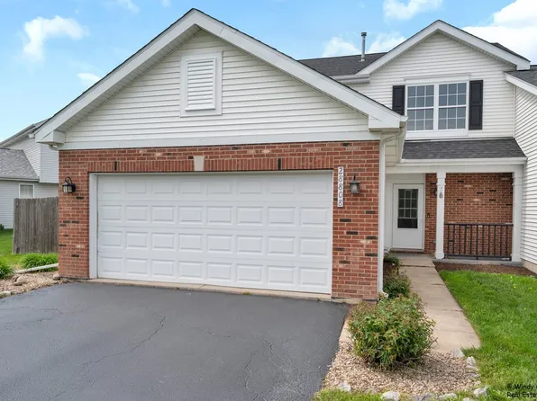 28808 Sawmill Ln, Lakemoor, IL 60051