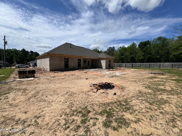 200 NW Dolly Ln, Magee, MS 39111