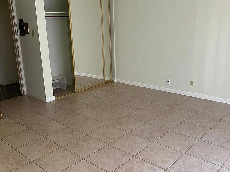 2533 Hillegass Ave #303 — Photo 13