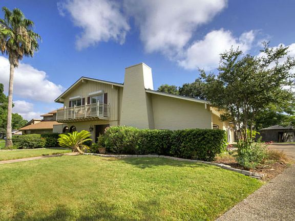 2nd image of 6930 Aswan Dr