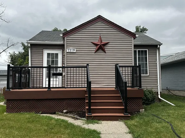1219 3rd Ave SE, Aberdeen, SD 57401