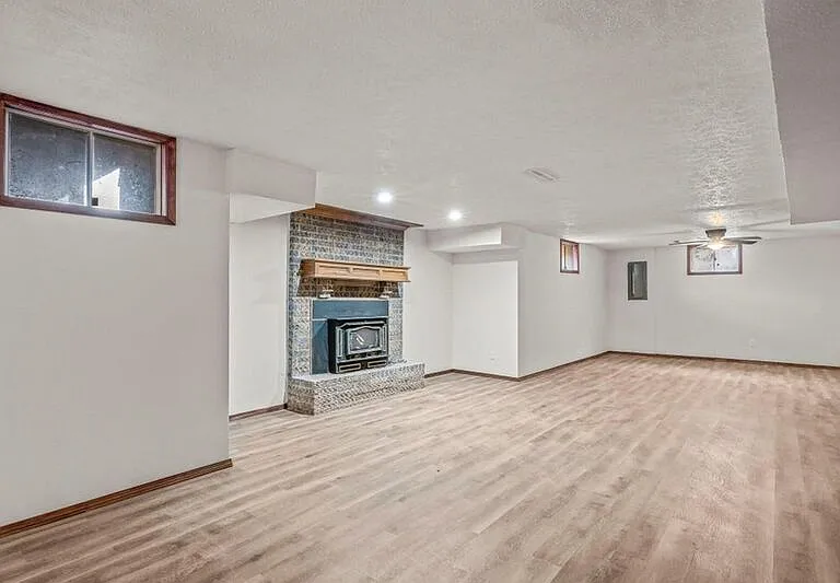 2145 S Todd Ave — Photo 24