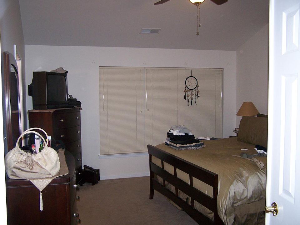 Master Bedroom w furniture