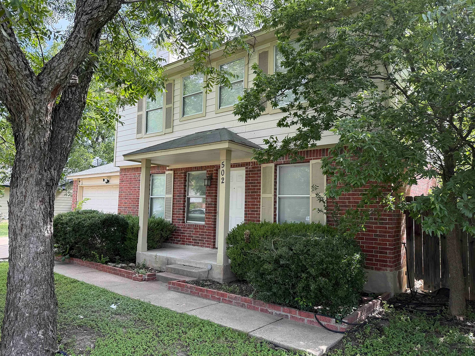 3 bed, 2.5 bath, 1872 sqft, $1,999 — Photo 1
