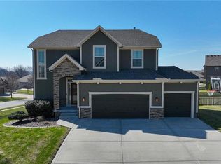 1201 Belinder Dr, Raymore, MO 64083