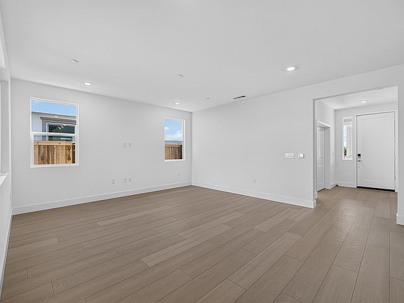 Hawthorn Hills 6 4